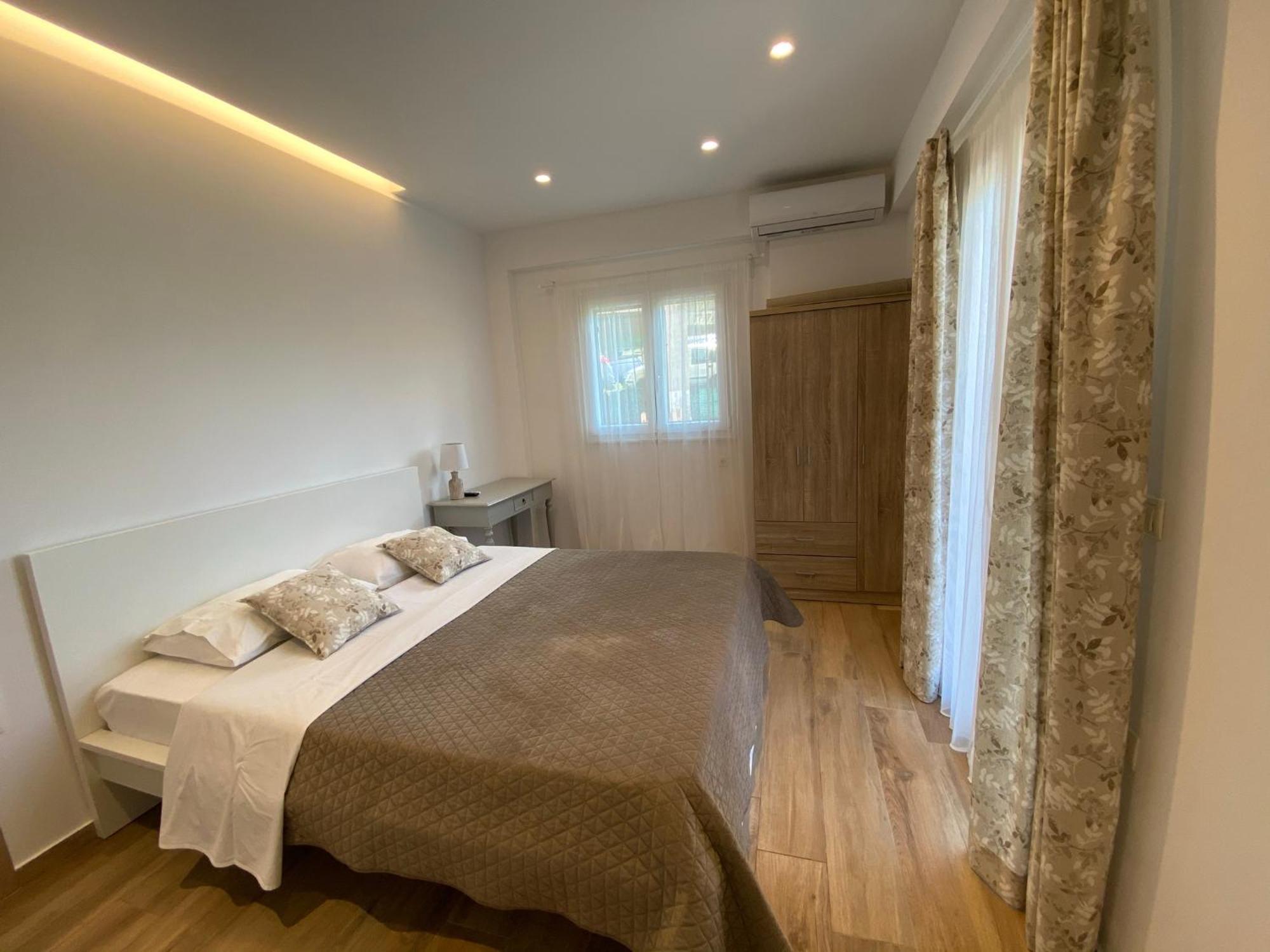 Apartament Laoura *